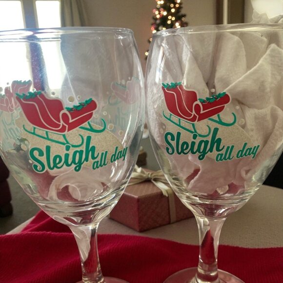 Sleigh All Day Stem Goblets 7"-Set of 2- Snow- Sleigh- Sparkly Snow-Christmas - Picture 3 of 4